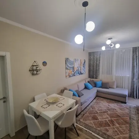 Liam's Luxury Golem (Tirana)